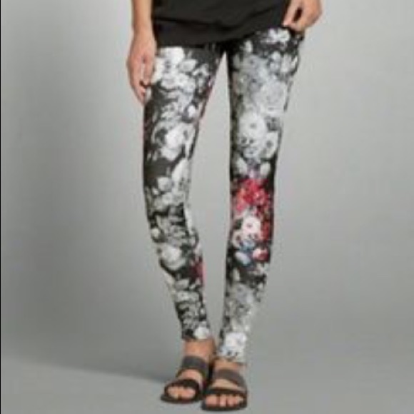 Abercrombie Fitch Floral Leggings 